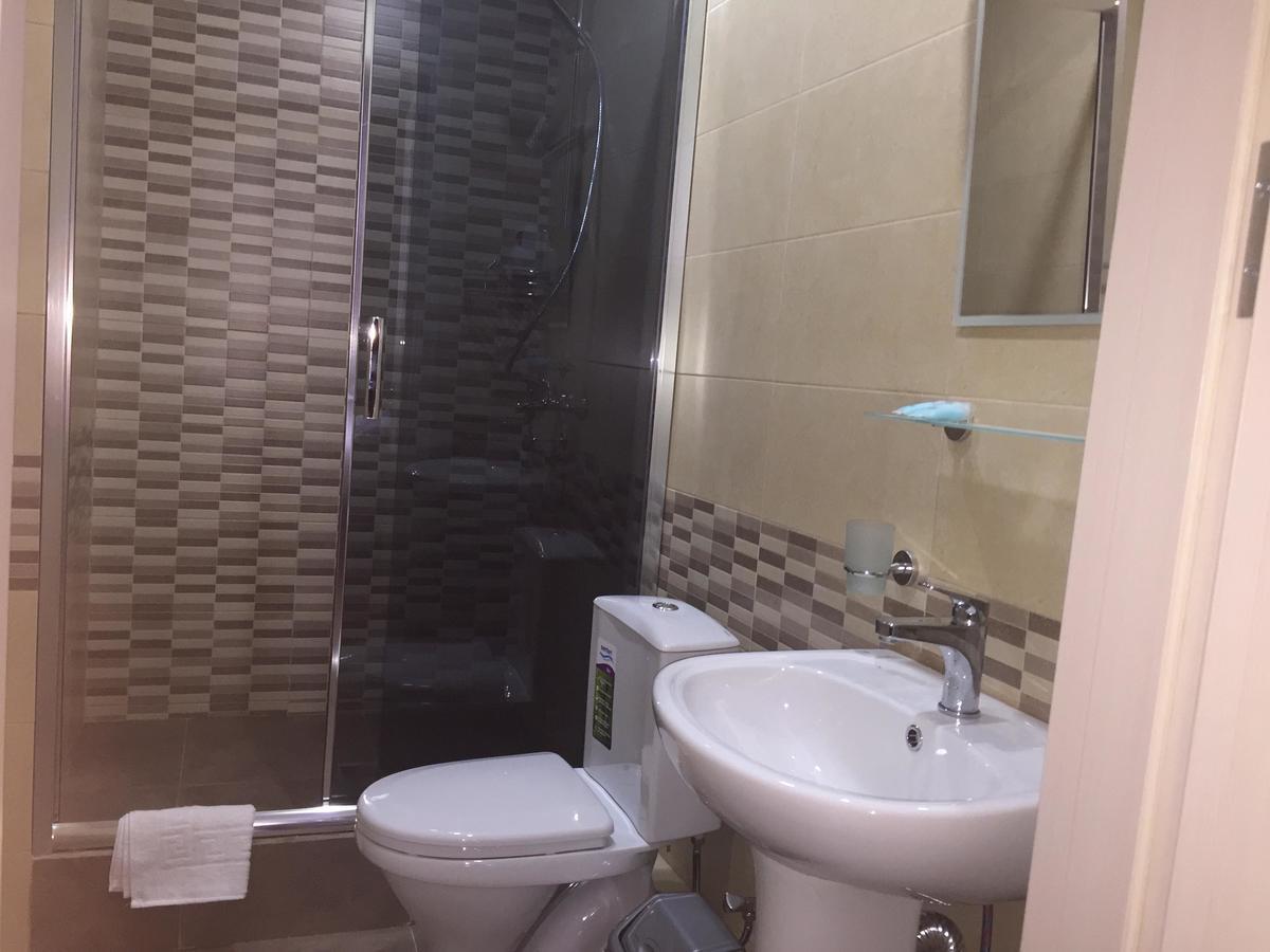 Hotel Nice Тбилиси Екстериор снимка