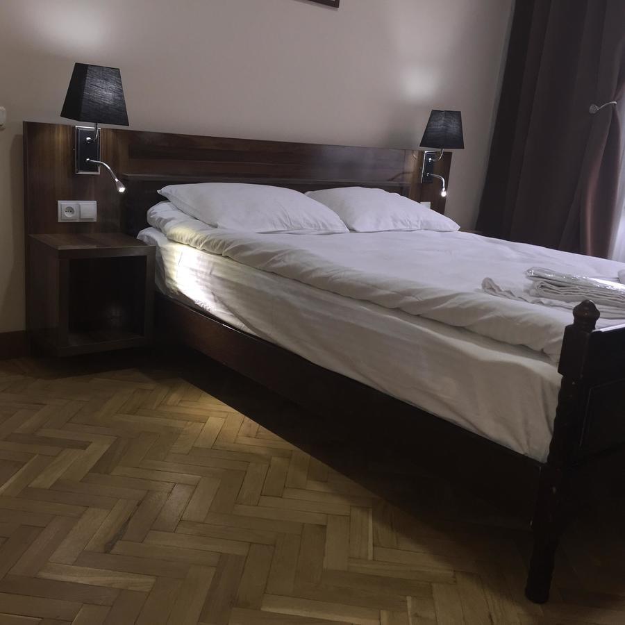 Hotel Nice Тбилиси Екстериор снимка