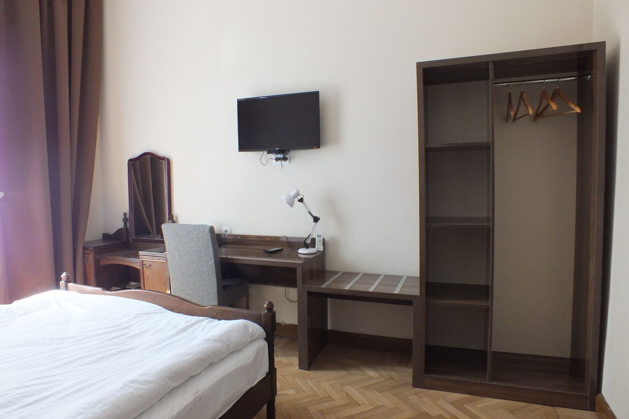 Hotel Nice Тбилиси Екстериор снимка